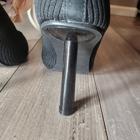 Wild Pair Black Striped Comfort Daliaa Knit Slip-On Women's Pumps Size 8M NWOT - Picture 12 of 16